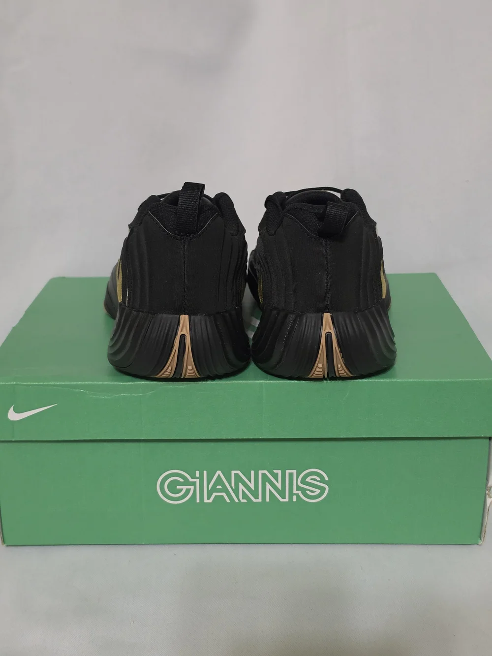 Nike Giannis Immortality 5 (GS) Basketball Shoes US Youth Size 6.5Y (NWOT)